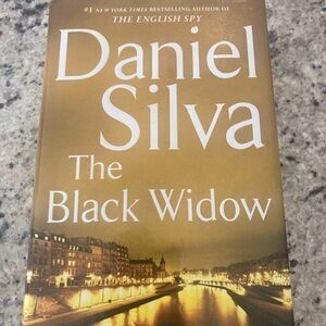 GUC Daniel Silva The Black Widow Hardcover book